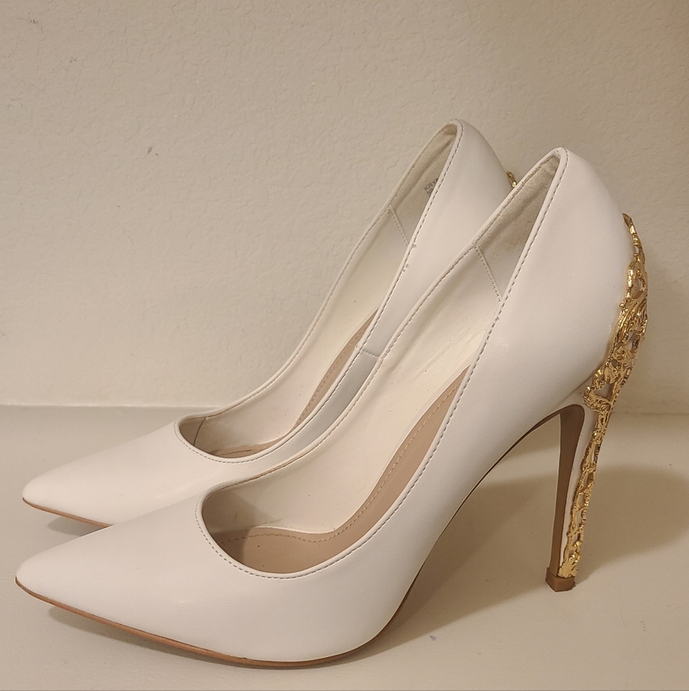 Shoe Dazzle White Heels with Gold Accents - Picture 4 of 7